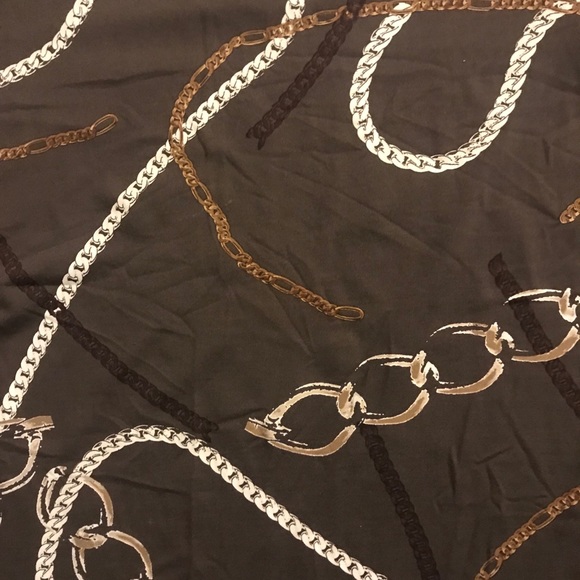 💎Apostrophe 💎 Gold Chain Graphics T-shirt - Picture 3 of 3